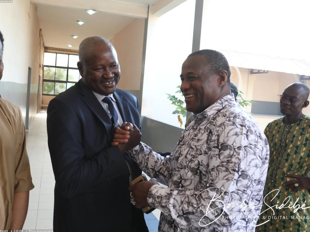 សារៈសំខាន់នៃឯកសារជំនួយក្នុងការប្រាស្រ័យទាក់ទង