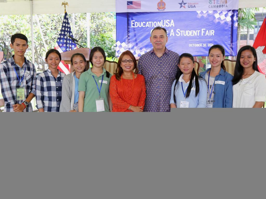 សារៈសំខាន់នៃឯកសារជំនួយក្នុងការអប់រំ